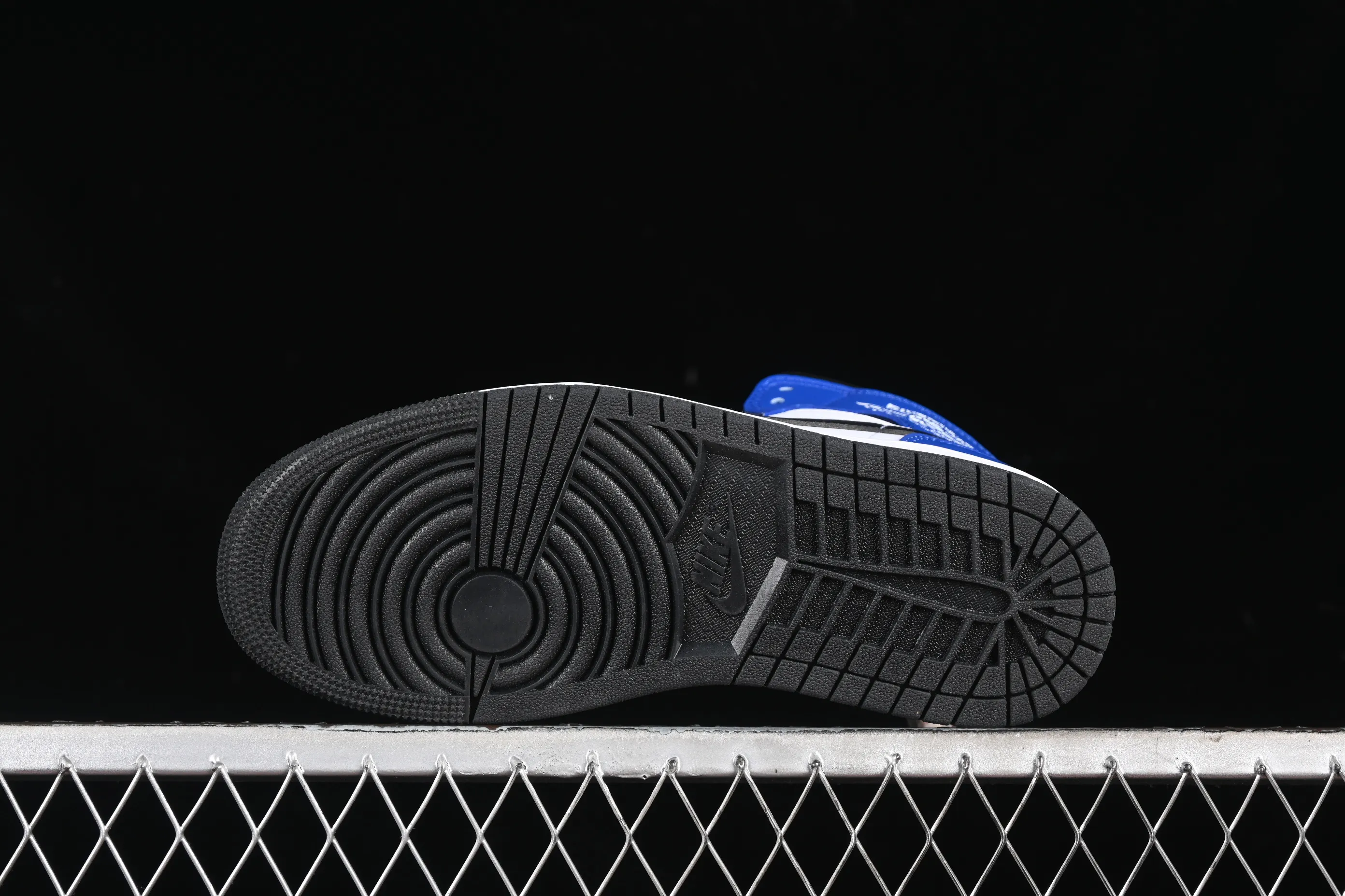 All categories Air Jordan Jordan series basketball shoes Air Jordan 1 Mid Air Jordan 1 Mid AJ1 Joe 1 white and blue color Zhongbang basketball shoes DQ8423-402